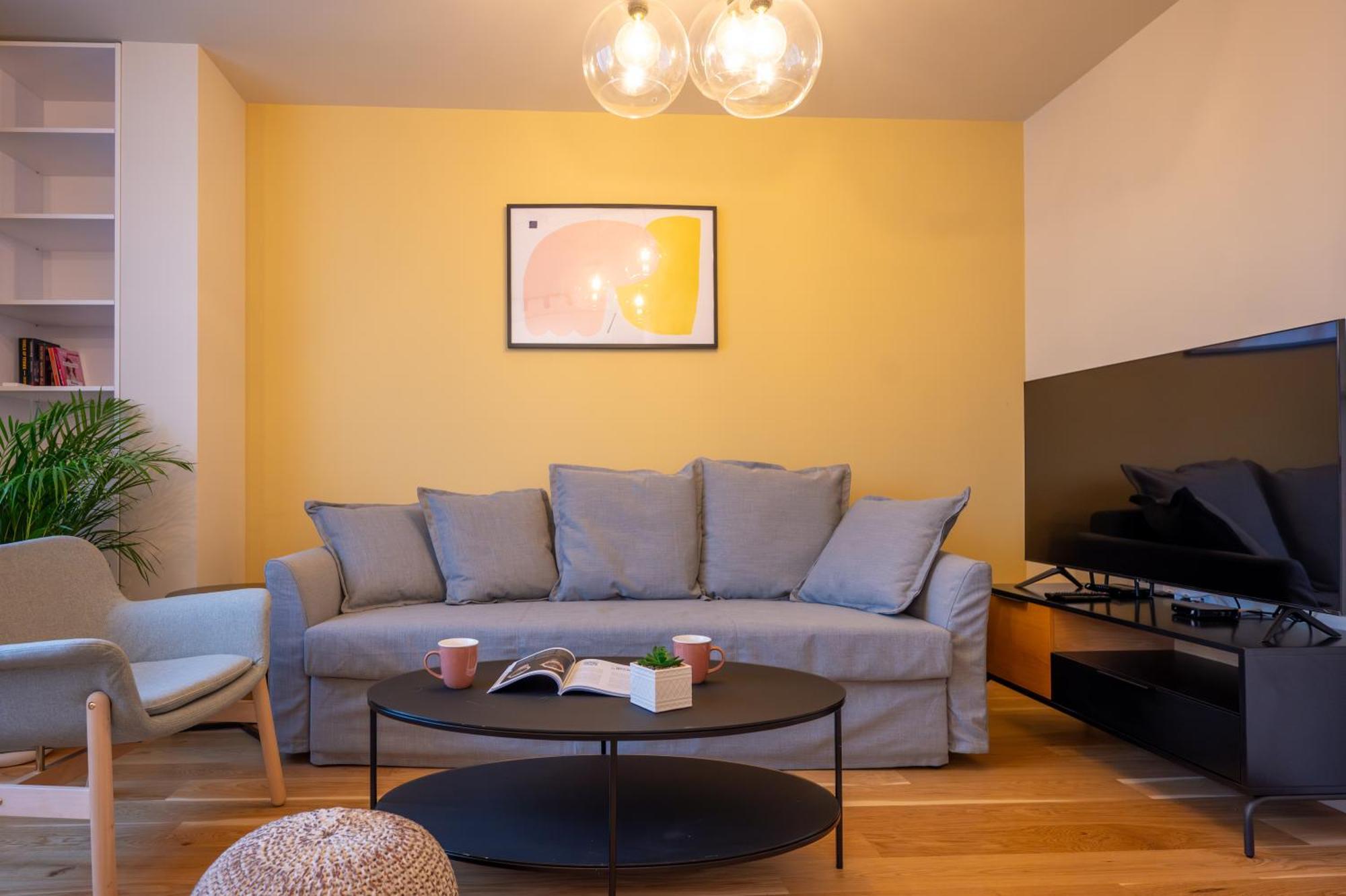 Design 1Bdr Apartment Near City Center Szófia Kültér fotó